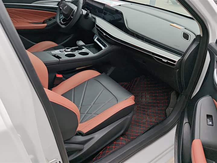 Фото 8 - Changan Eado Plus