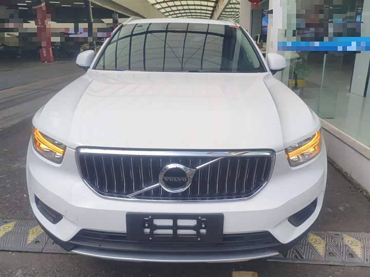 Фото 3 - Volvo XC40