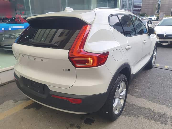 Фото 7 - Volvo XC40