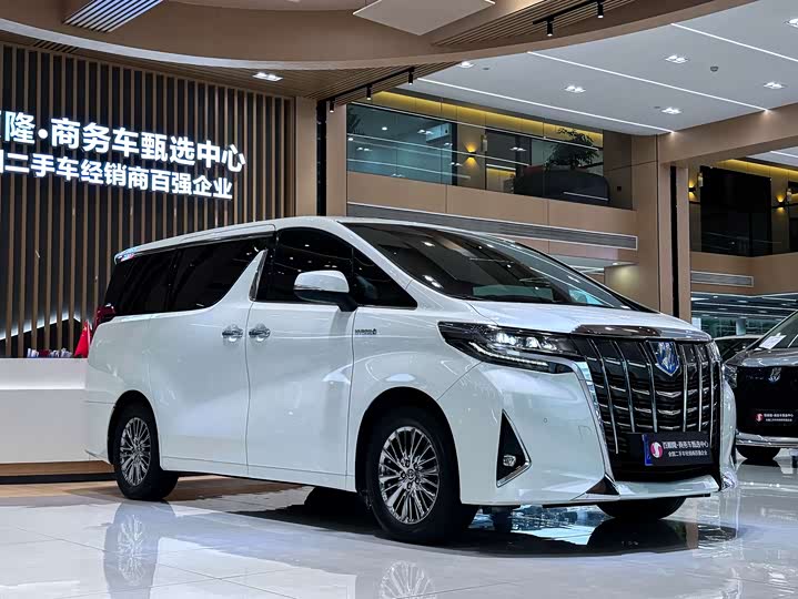 Фото 3 - Toyota Alphard