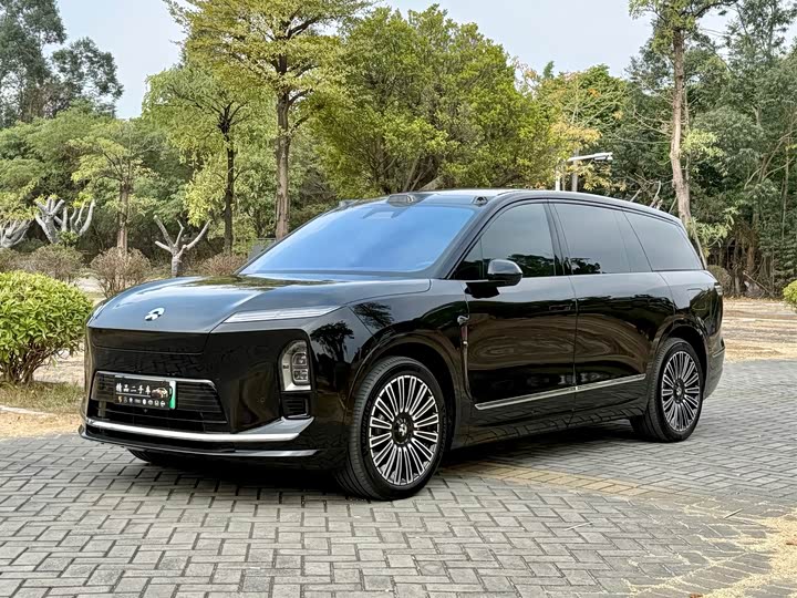 Фото 1 - Nio ES8