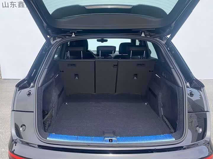 Фото 6 - Audi Q5L