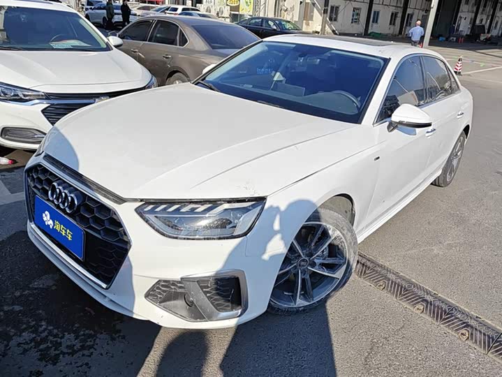 Фото 1 - Audi A4L