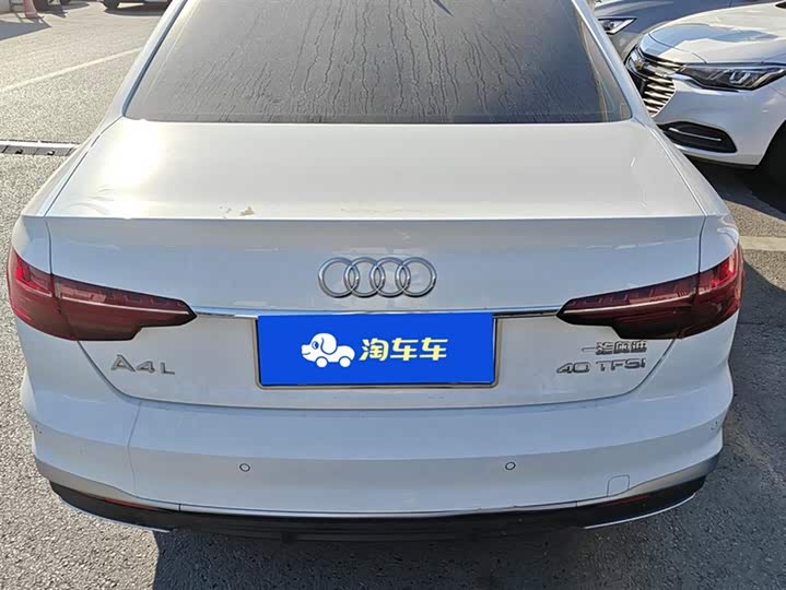 Фото 4 - Audi A4L