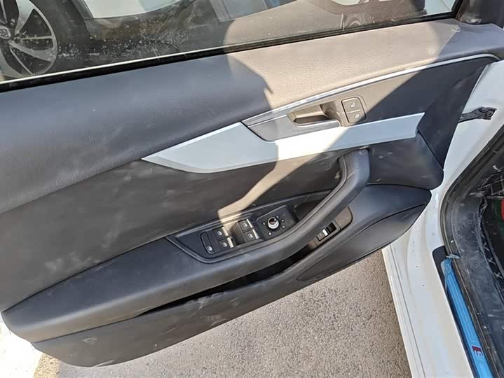 Фото 7 - Audi A4L