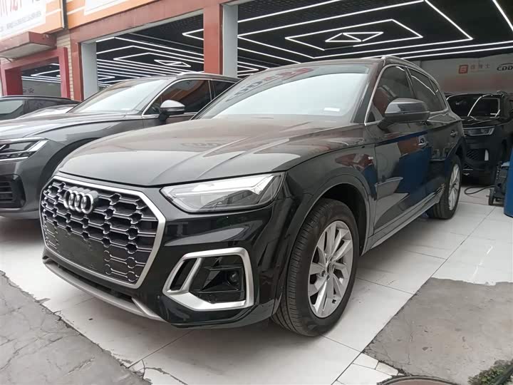 Фото 2 - Audi Q5L