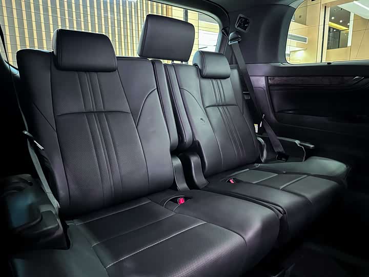 Фото 7 - Toyota Alphard