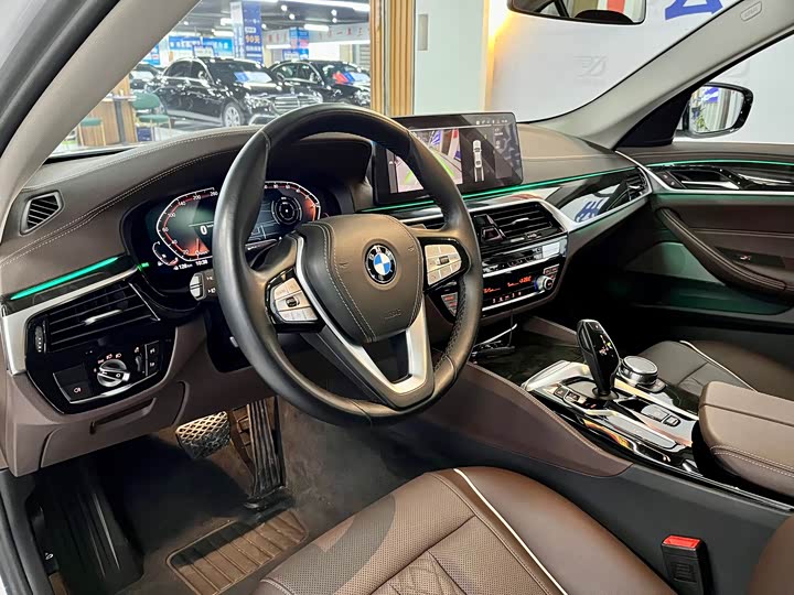 Фото 9 - BMW 5 Series