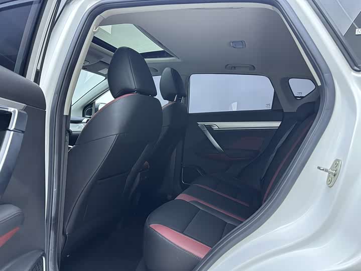 Фото 9 - Geely Coolray