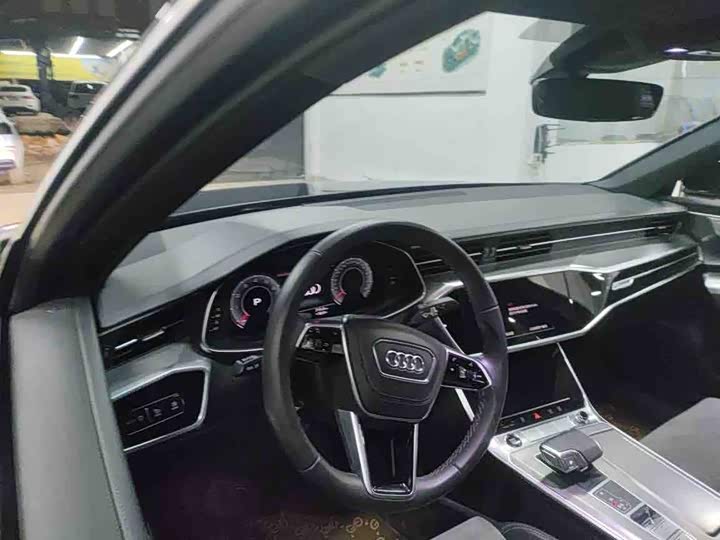 Фото 5 - Audi A6L