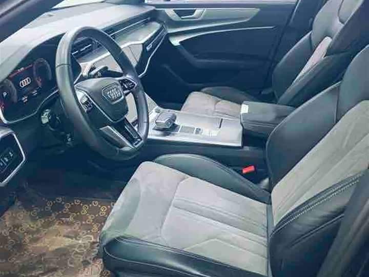 Фото 7 - Audi A6L