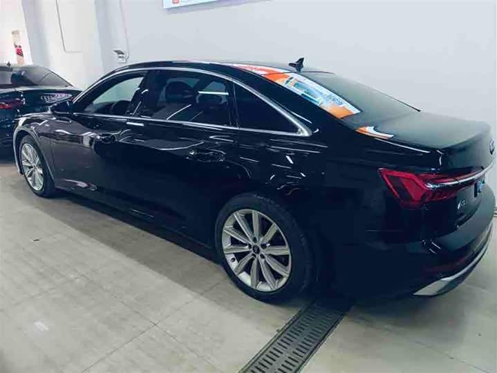 Фото 8 - Audi A6L