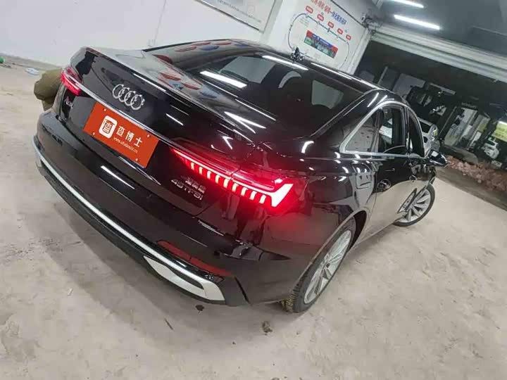 Фото 9 - Audi A6L