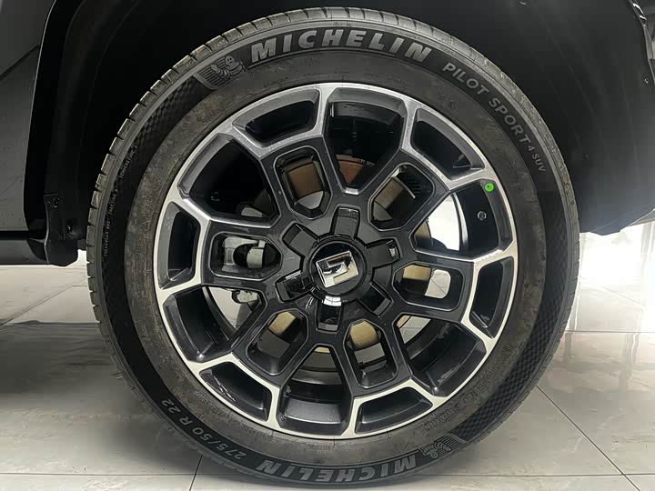 Фото 8 - Tank 700 Hybrid