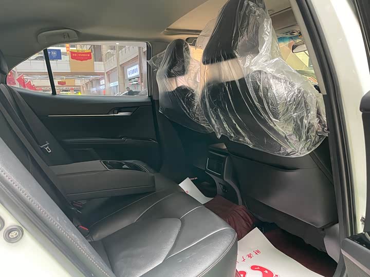 Фото 9 - Toyota Camry