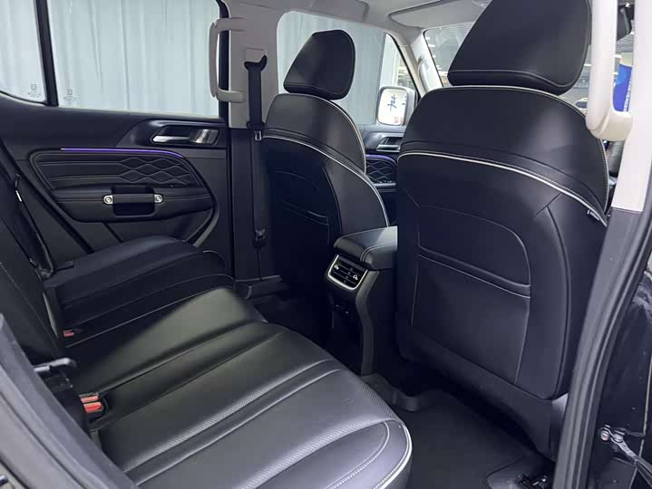 Фото 9 - Tank 300