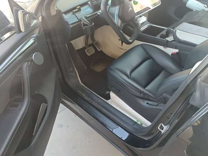 Фото 8 - Tesla Model Y