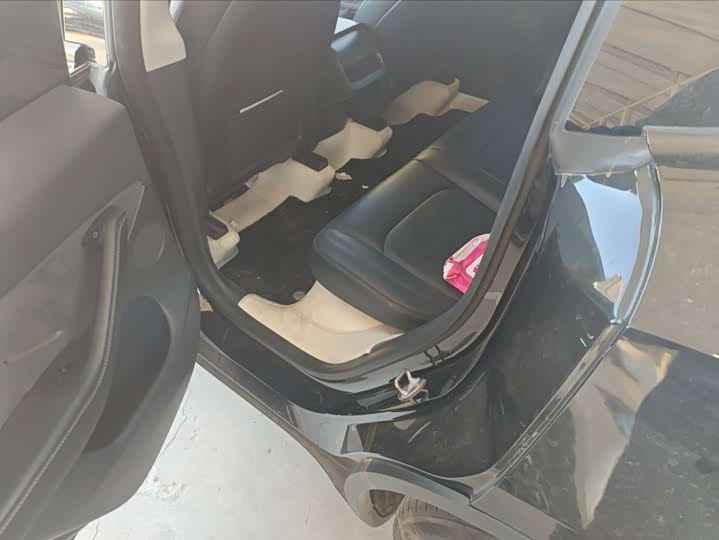 Фото 9 - Tesla Model Y