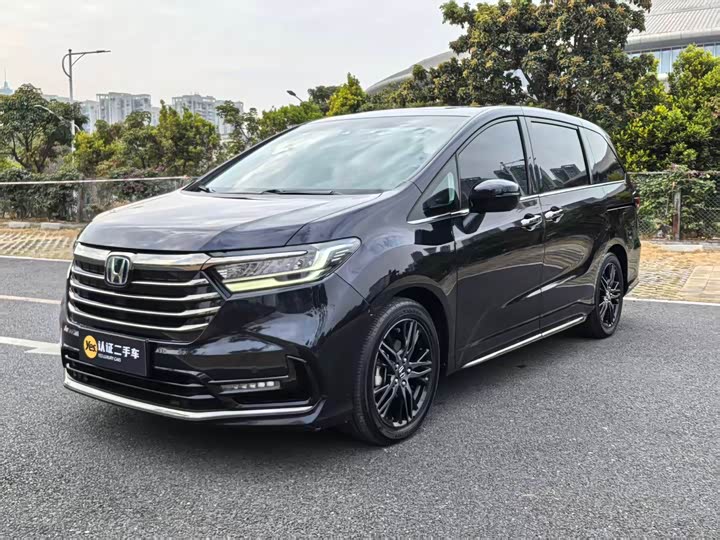 Фото 1 - Honda Odyssey