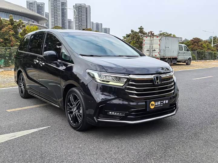 Фото 2 - Honda Odyssey