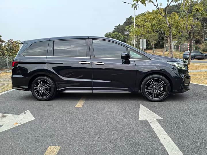 Фото 3 - Honda Odyssey