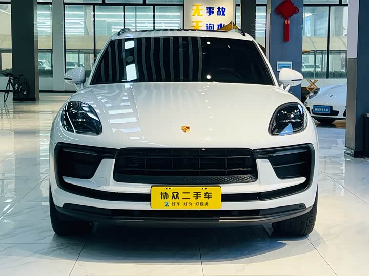 Фото 2 - Porsche Macan