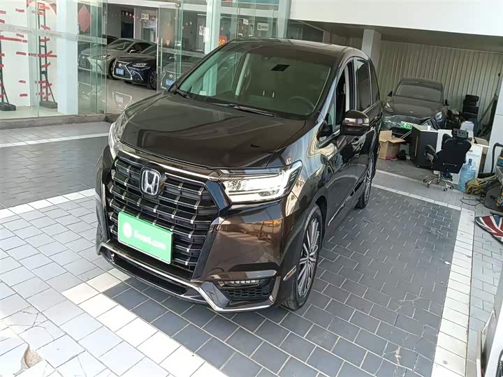 Фото 2 - Honda Elysion