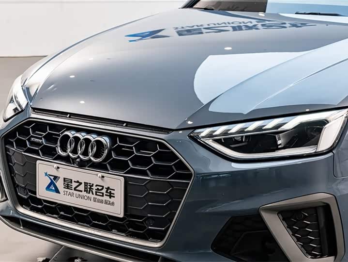 Фото 4 - Audi A4L