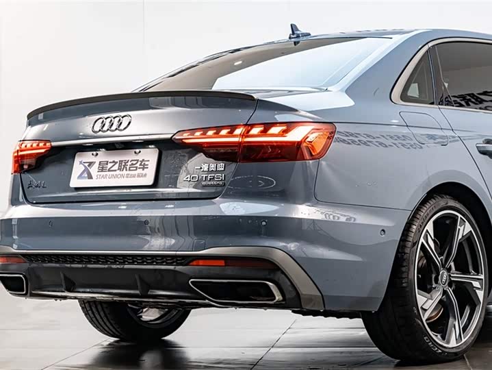 Фото 8 - Audi A4L