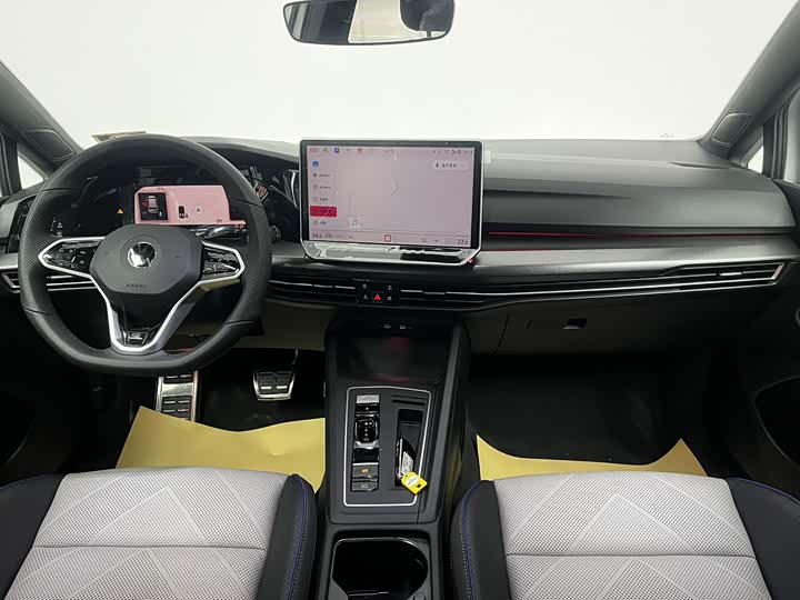 Фото 5 - Volkswagen Golf