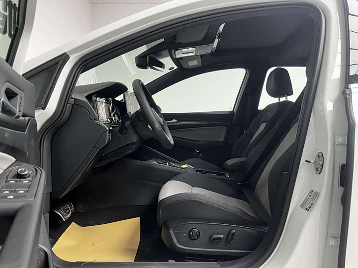 Фото 6 - Volkswagen Golf