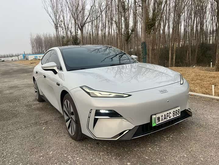 Фото 3 - Geely Galaxy E8