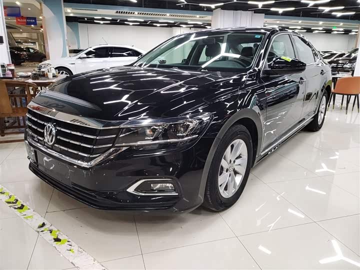 Фото 2 - Volkswagen Passat