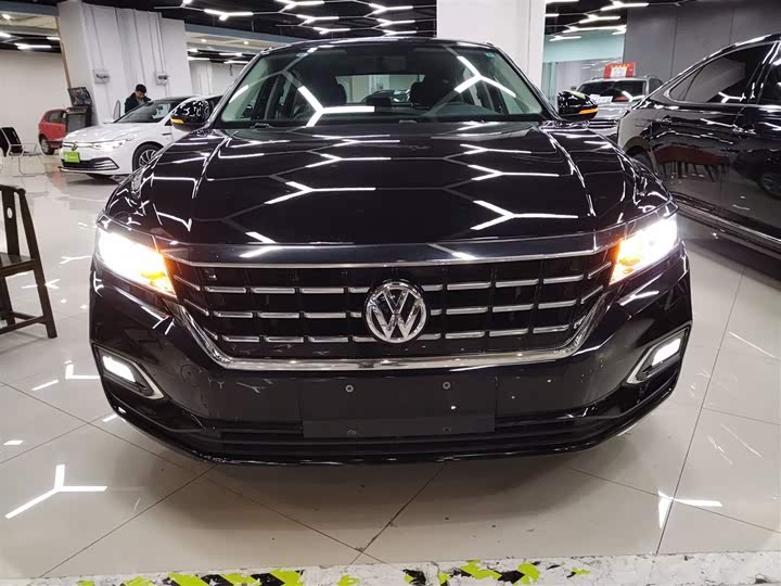Фото 3 - Volkswagen Passat