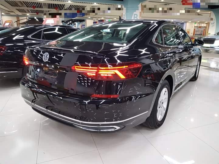 Фото 7 - Volkswagen Passat