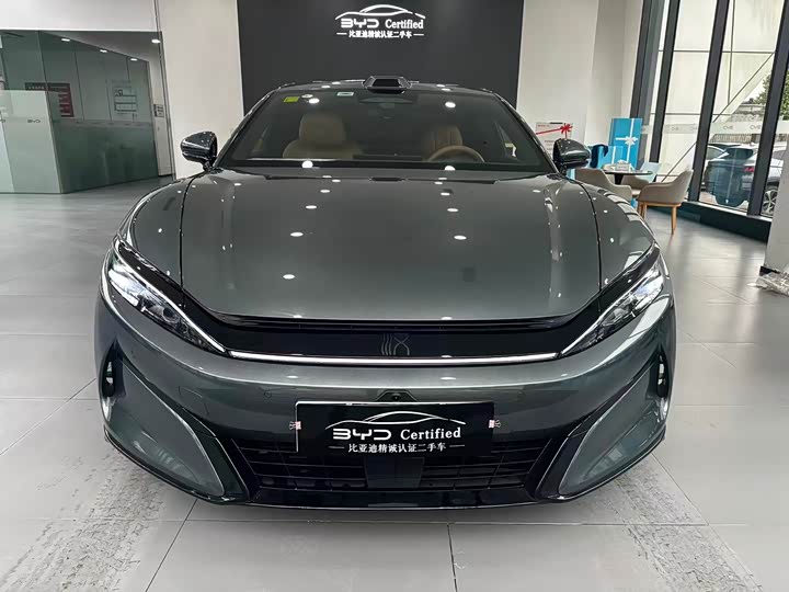 Фото 2 - BYD Han L