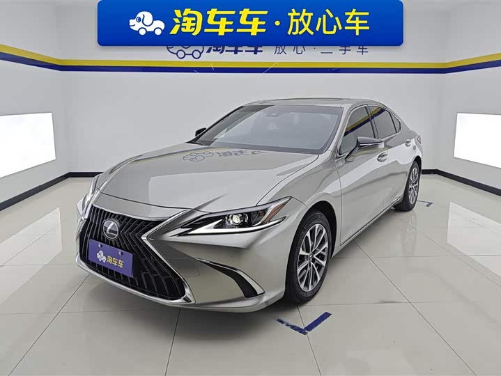 Фото 1 - Lexus ES