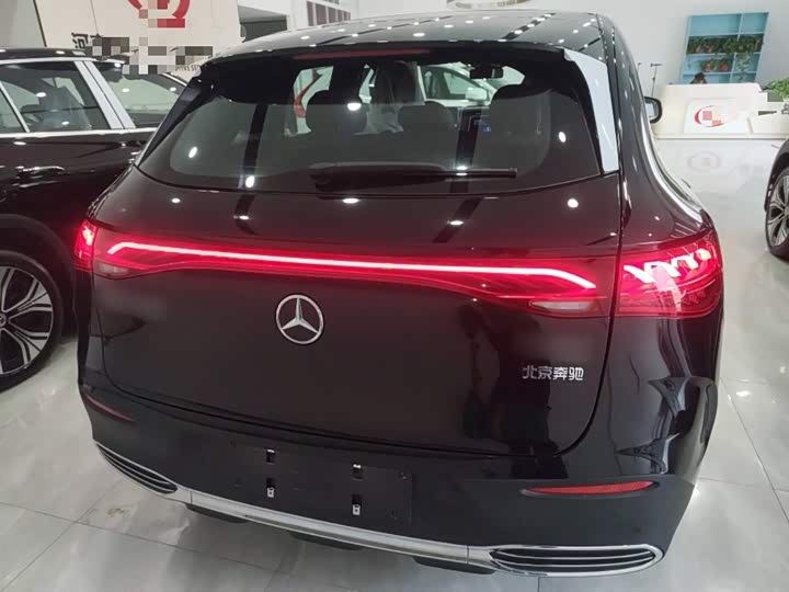 Фото 6 - Mercedes-Benz EQE SUV