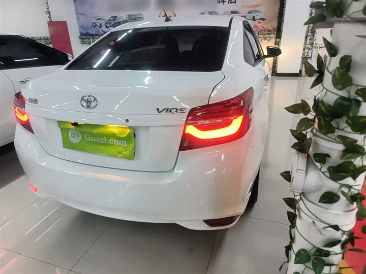 Фото 7 - Toyota Vios