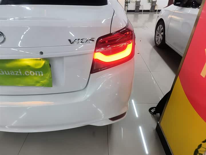 Фото 8 - Toyota Vios