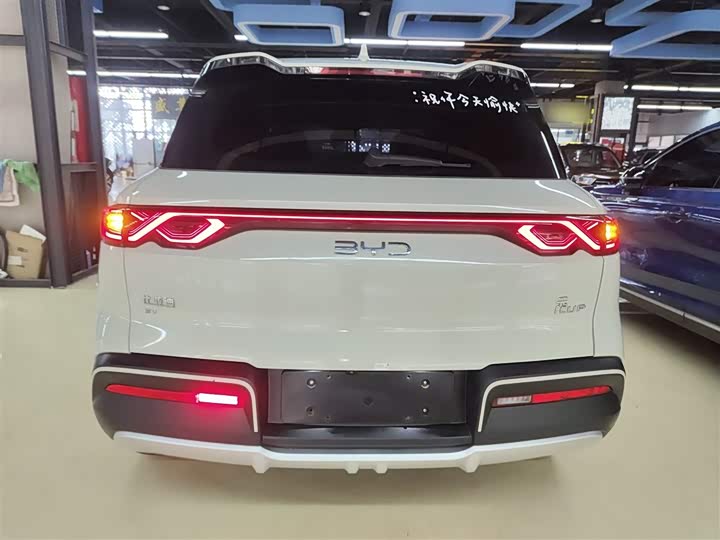 Фото 6 - BYD Yuan Up