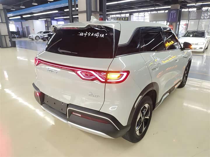 Фото 7 - BYD Yuan Up