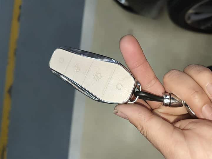 Фото 9 - BYD Yuan Up