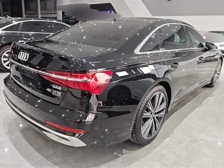 Фото 3 - Audi A6L