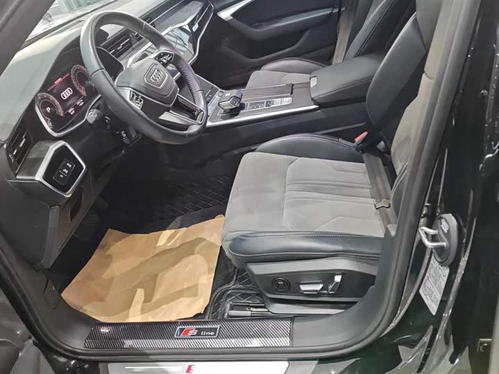 Фото 9 - Audi A6L