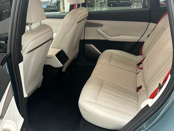 Фото 6 - Nio Onvo L60