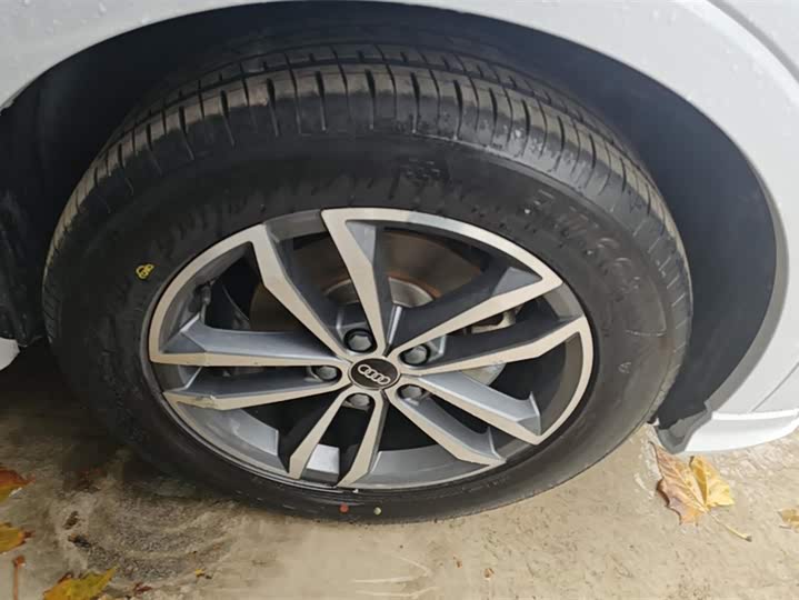 Фото 6 - Audi Q3