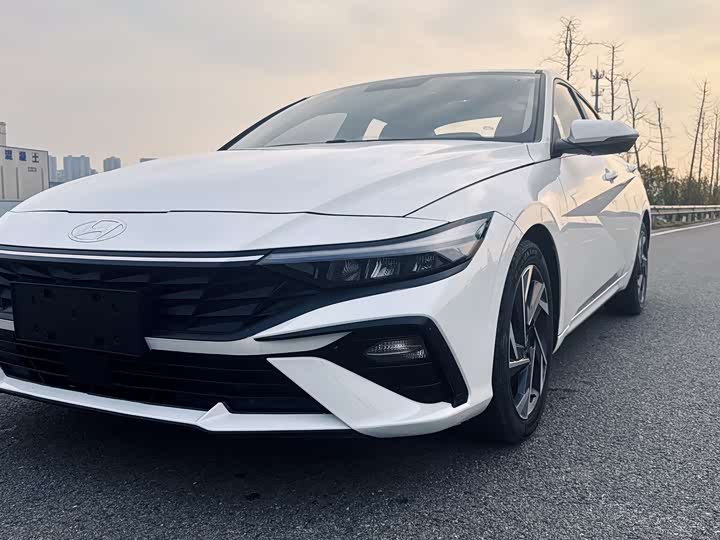 Фото 1 - Hyundai Elantra N line