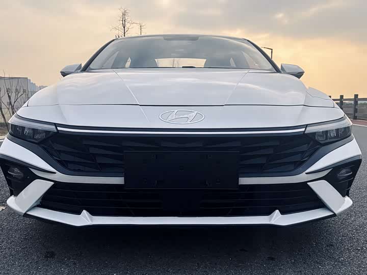 Фото 2 - Hyundai Elantra N line