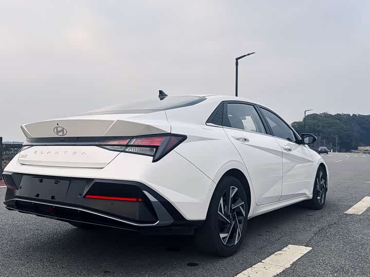 Фото 5 - Hyundai Elantra N line